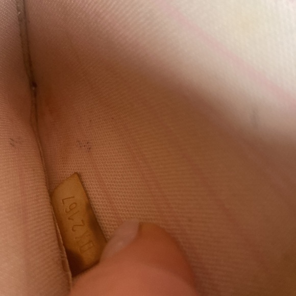 Louis Vuitton 100% Authentic Damier Azur Pouch - Picture 4 of 8